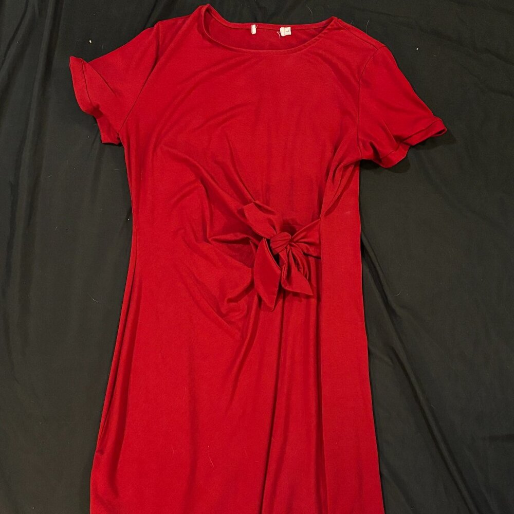 Red Stretchy Dress with Tie (size L)